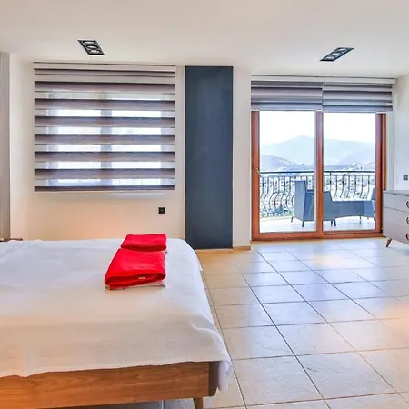 4 Bedroom 4792 Villa